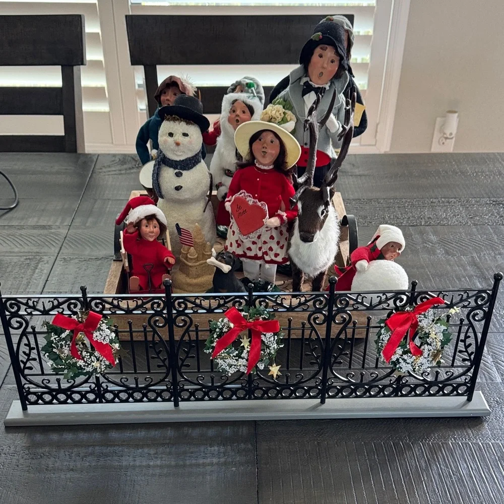 Traditions by Byers’ Choice Christmas Decorative Fence w/ Wreaths – NIB - Picture 7 of 7